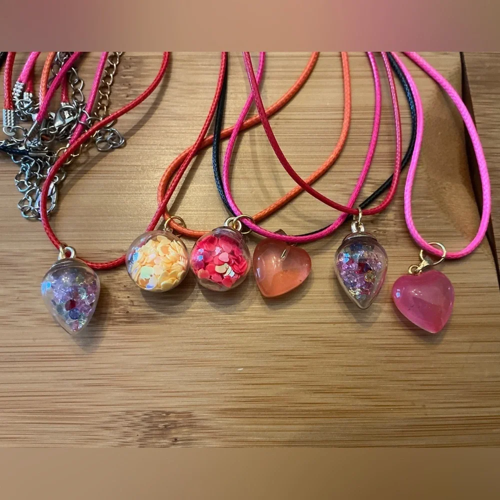 Set of 5 Pendant Necklace